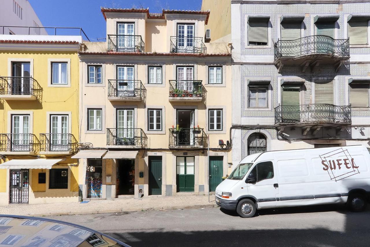 Charming And Stylish Downtown Apt In XIX Century Building Lisbon Exterior photo